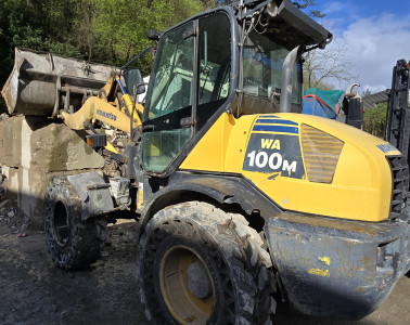 Komatsu 100